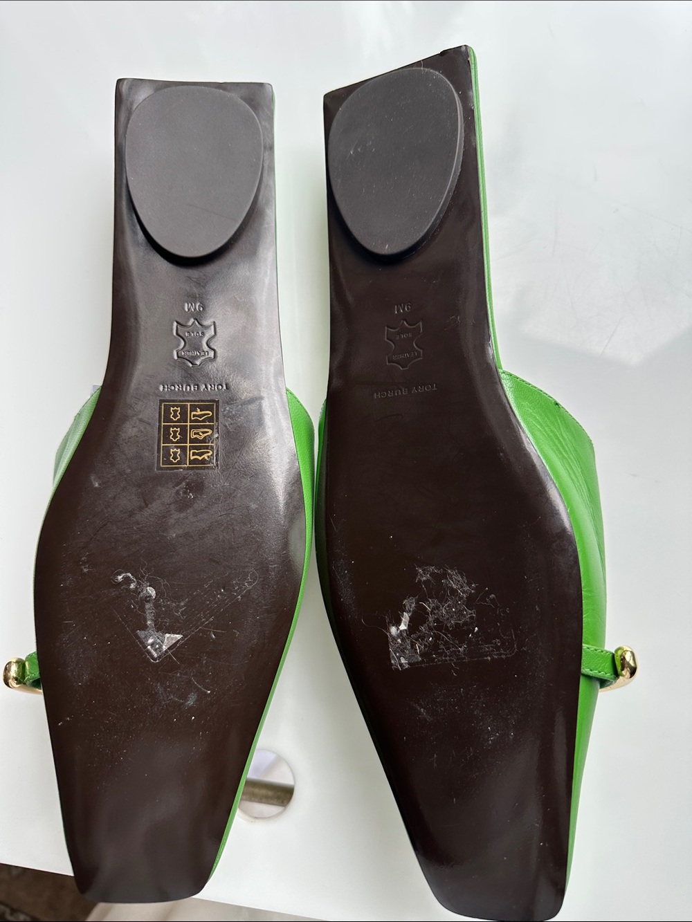 Tory Burch Grass Green Leather Slide Mules with Gold Chain Accent - Picture 6 of 9